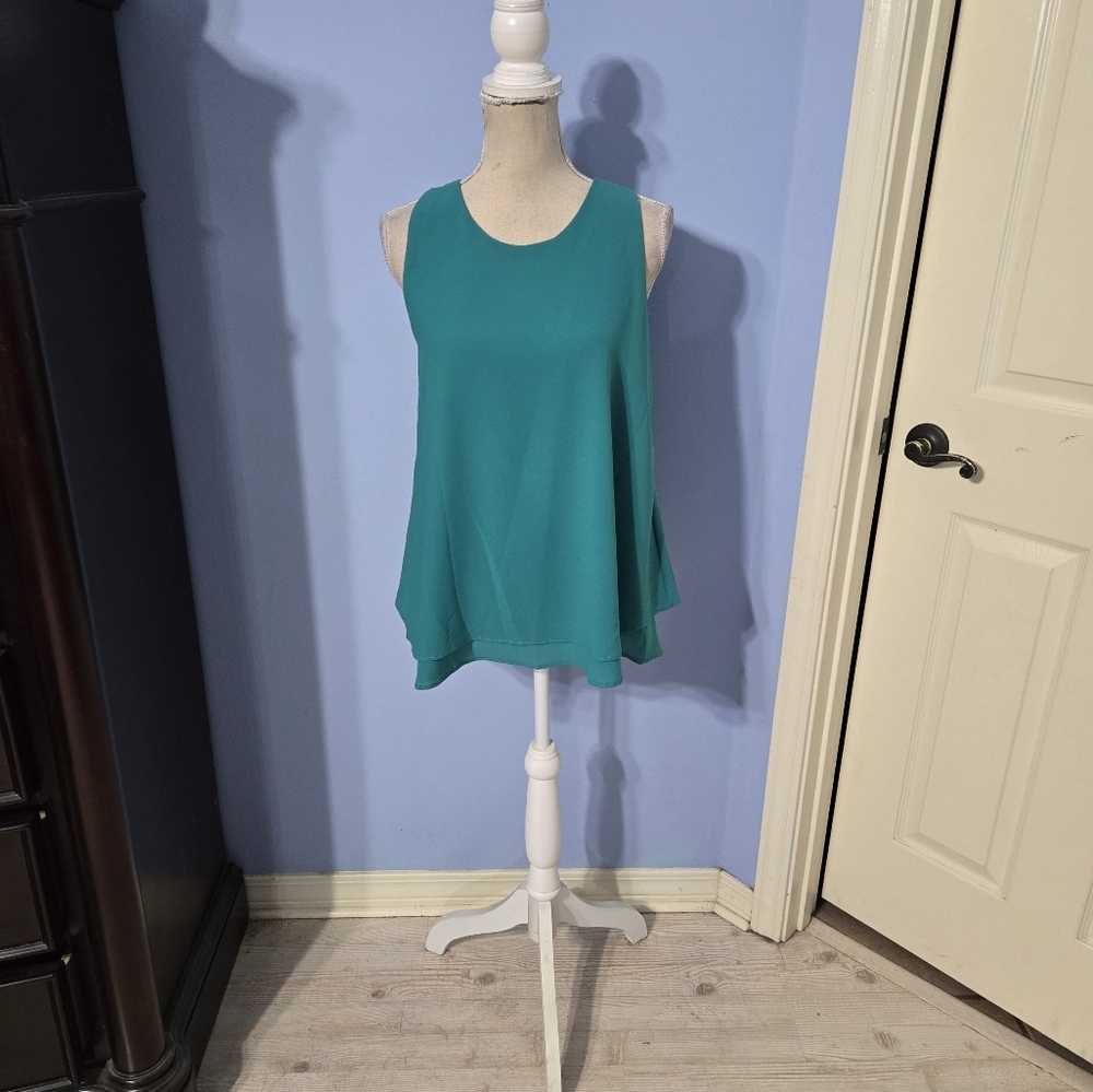 Vision USA Small Womens Blouse